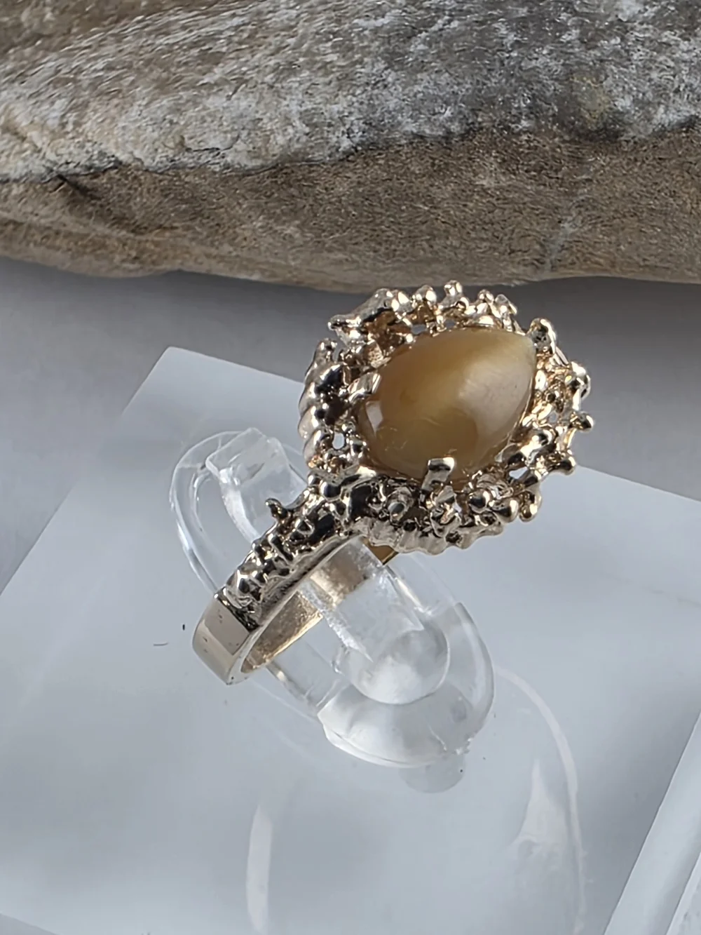 14K Yellow Gold Tiger Eye Cocktail Ring Size 8.25, Solid Gold! 👌🎁